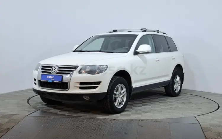 Volkswagen Touareg 2008 года за 4 990 000 тг. в Астана