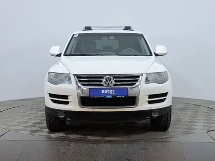 Volkswagen Touareg 2008 года за 4 990 000 тг. в Астана – фото 2