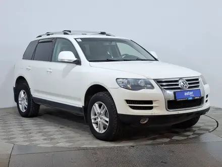 Volkswagen Touareg 2008 года за 4 990 000 тг. в Астана – фото 3