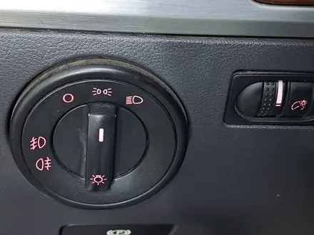 Volkswagen Touareg 2008 года за 4 990 000 тг. в Астана – фото 14
