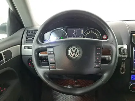 Volkswagen Touareg 2008 года за 4 990 000 тг. в Астана – фото 15