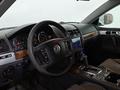 Volkswagen Touareg 2008 года за 4 990 000 тг. в Астана – фото 17