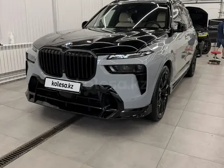 BMW X7 2023 года за 70 000 000 тг. в Уральск