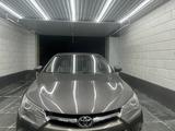 Toyota Camry 2016 года за 6 500 000 тг. в Жанаозен – фото 2