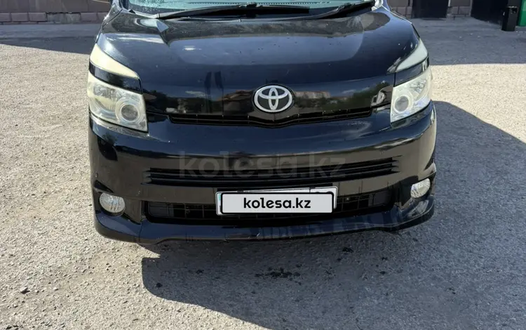 Toyota Voxy 2009 года за 6 500 000 тг. в Караганда