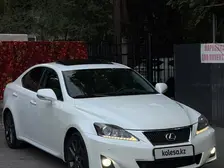 Lexus is-250, 2012