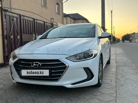 Hyundai Elantra 2017 года за 7 600 000 тг. в Жанаозен