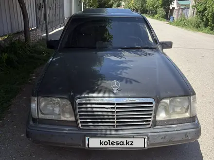 Mercedes-Benz E 200 1995 года за 1 450 000 тг. в Алматы