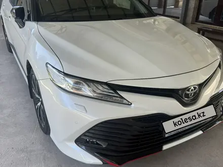 Toyota Camry 2020 года за 14 500 000 тг. в Тараз