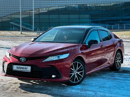 Toyota Camry 2021 года за 15 000 000 тг. в Алматы