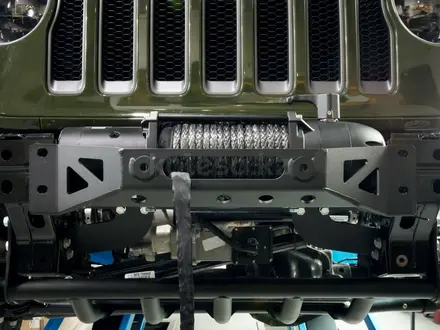 Площадка под лебёдку в штатный бампер Mopar для Jeep Wrangler JL Gladiator за 266 350 тг. в Алматы