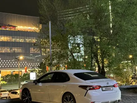 Toyota Camry 2018 года за 12 500 000 тг. в Алматы