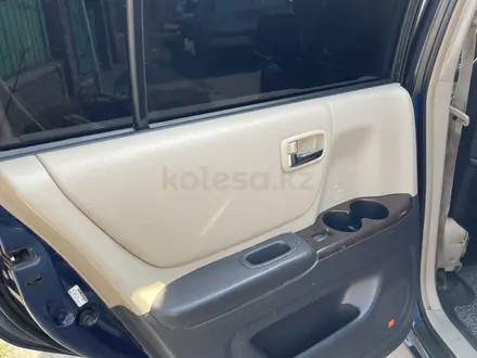 Toyota Highlander 2002 года за 7 000 000 тг. в Алматы – фото 15
