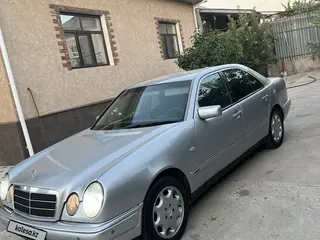 Mercedes-Benz E 280