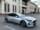 Hyundai Sonata 2021 годаfor12 500 000 тг. в Караганда – фото 2