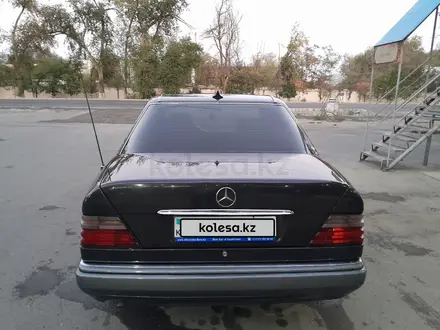 Mercedes-Benz E 200 1995 года за 2 750 000 тг. в Тараз – фото 4