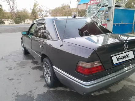 Mercedes-Benz E 200 1995 года за 2 750 000 тг. в Тараз – фото 5