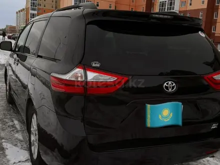 Toyota Sienna 2016 года за 11 200 000 тг. в Уральск – фото 4