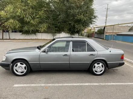 Mercedes-Benz E 230 1992 года за 2 300 000 тг. в Алматы – фото 4