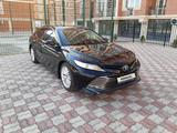 Toyota Camry 2018 года за 13 000 000 тг. в Актау – фото 2