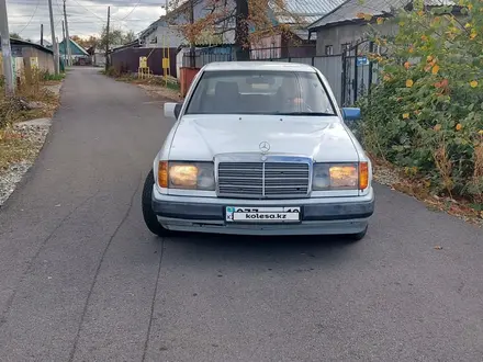 Mercedes-Benz E 230 1990 года за 1 400 000 тг. в Талдыкорган – фото 2