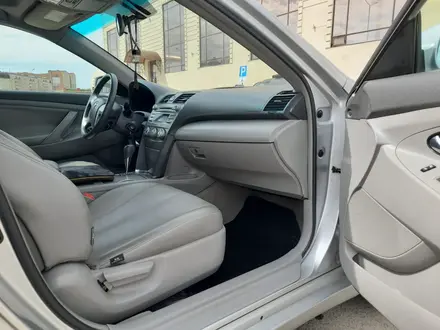 Toyota Camry 2010 года за 7 000 000 тг. в Актобе – фото 4