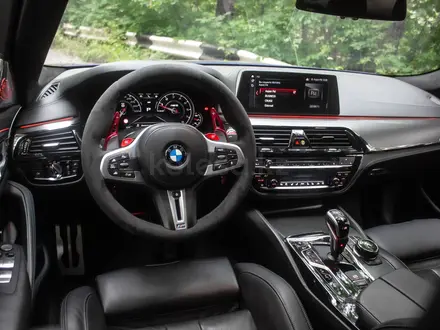 BMW M5 2018 года за 54 430 000 тг. в Алматы – фото 23