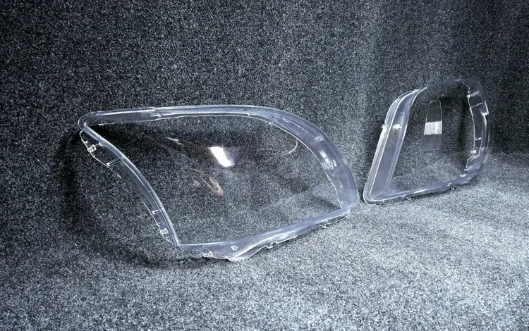 Авенсис Алматы стекла фар дорестайлинг за 50 000 тг. в Алматы