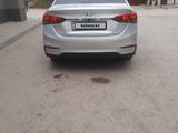Hyundai Accent 2018 года за 6 200 000 тг. в Актобе – фото 2