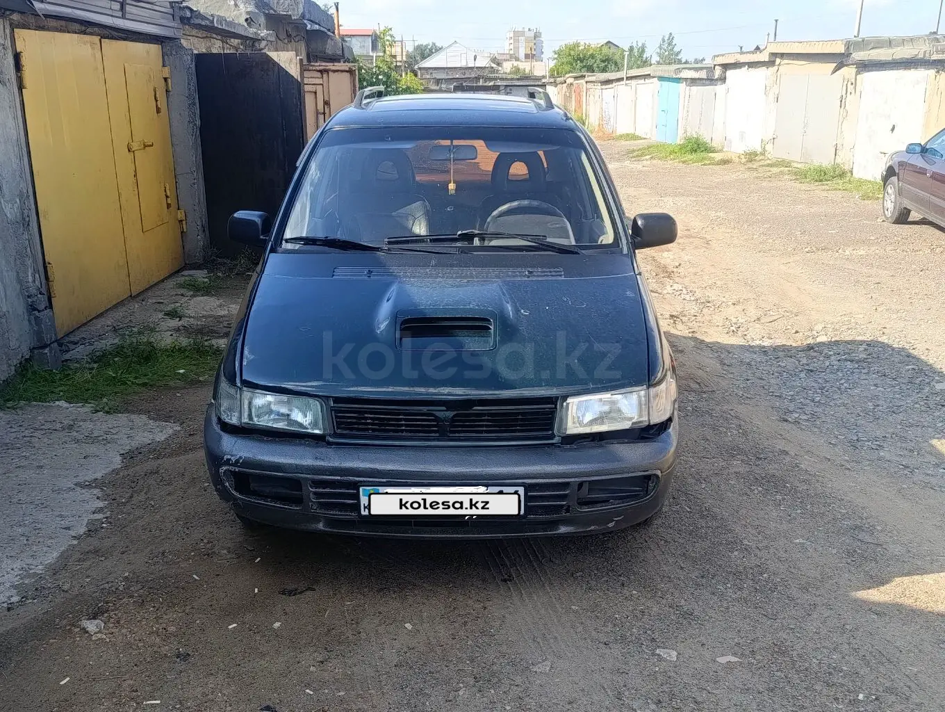 Mitsubishi Space Runner, 1996