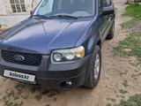 Ford Escape 2005 года за 2 900 000 тг. в Атырау – фото 2