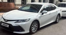 Toyota Camry 2021 года за 14 000 000 тг. в Астана