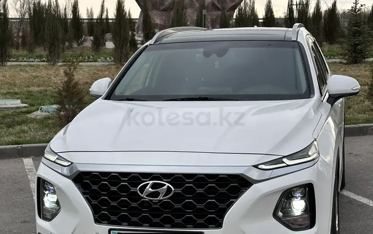 Hyundai Santa Fe 2020 годаүшін14 100 000 тг. в Конаев (Капшагай)