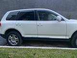 Volkswagen Touareg 2005 года за 5 950 000 тг. в Алматы