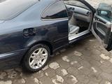 Mercedes-Benz CLK 200 2001 года за 2 800 000 тг. в Караганда – фото 2