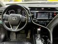 Toyota Camry 2018 года за 12 800 000 тг. в Актау – фото 21