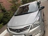 Hyundai Solaris 2015 года за 5 000 000 тг. в Петропавловск – фото 2
