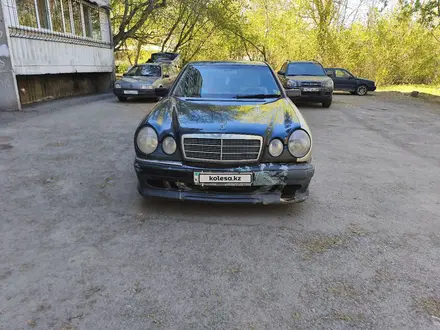 Mercedes-Benz E 240 1998 года за 2 000 000 тг. в Караганда – фото 10