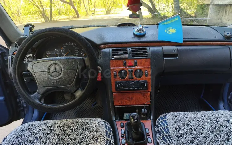 Mercedes-Benz E 240 1998 годаүшін2 000 000 тг. в Караганда