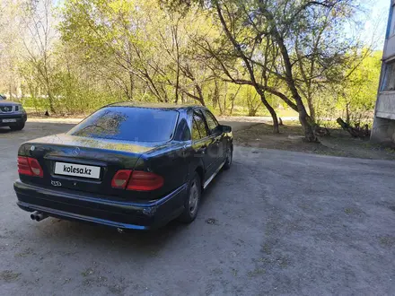 Mercedes-Benz E 240 1998 года за 2 000 000 тг. в Караганда – фото 5