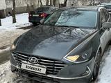 Hyundai Sonata 2021 года за 10 700 000 тг. в Алматы – фото 2