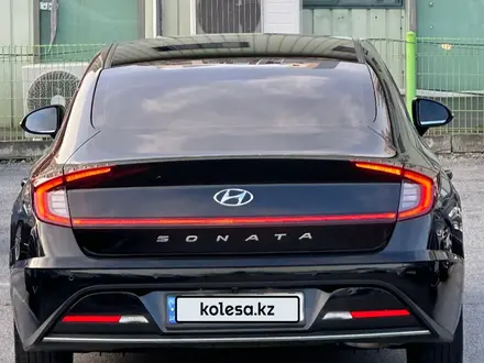 Hyundai Sonata 2021 года за 10 600 000 тг. в Алматы – фото 2