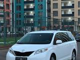 Toyota Sienna 2014 года за 11 000 000 тг. в Актау