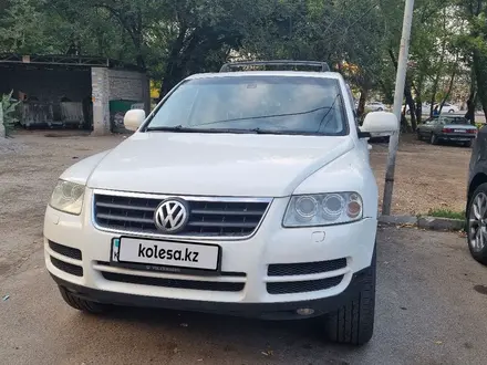 Volkswagen Touareg 2004 года за 5 500 000 тг. в Алматы – фото 10