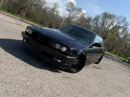 BMW 750 1998 года за 12 750 000 тг. в Алматы – фото 3