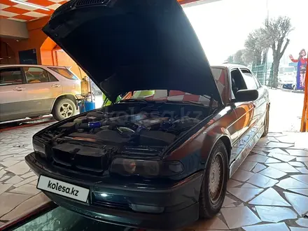 BMW 750 1998 года за 12 750 000 тг. в Алматы – фото 17