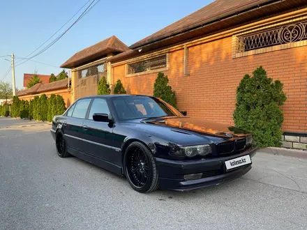 BMW 750 1998 года за 12 750 000 тг. в Алматы – фото 24