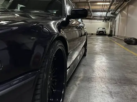 BMW 750 1998 года за 12 750 000 тг. в Алматы – фото 37