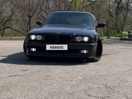BMW 750 1998 года за 12 750 000 тг. в Алматы – фото 4