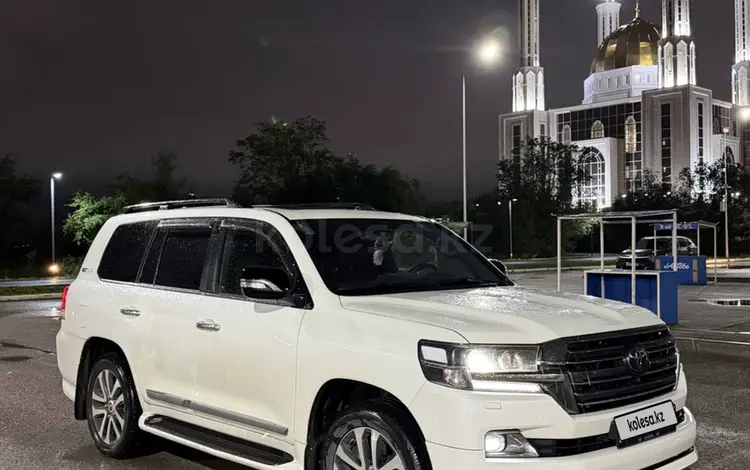 Toyota Land Cruiser 2017 года за 33 500 000 тг. в Актобе